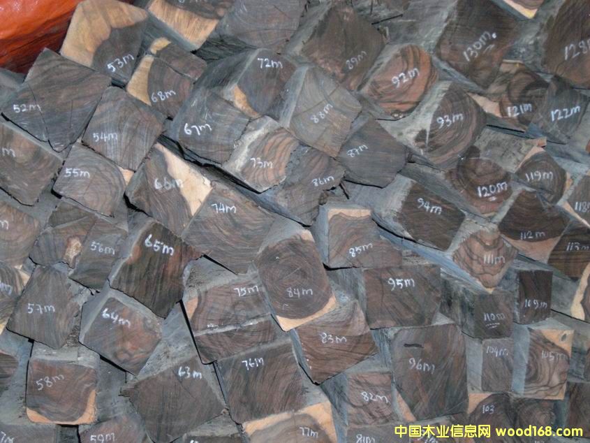 ���ں�̴ebony��Ԕ����B