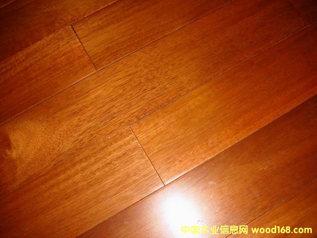 �R����ľ�ذ�