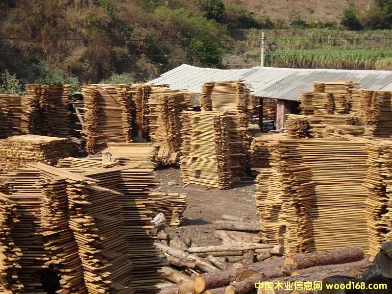 �ʗl��Ԕ����B