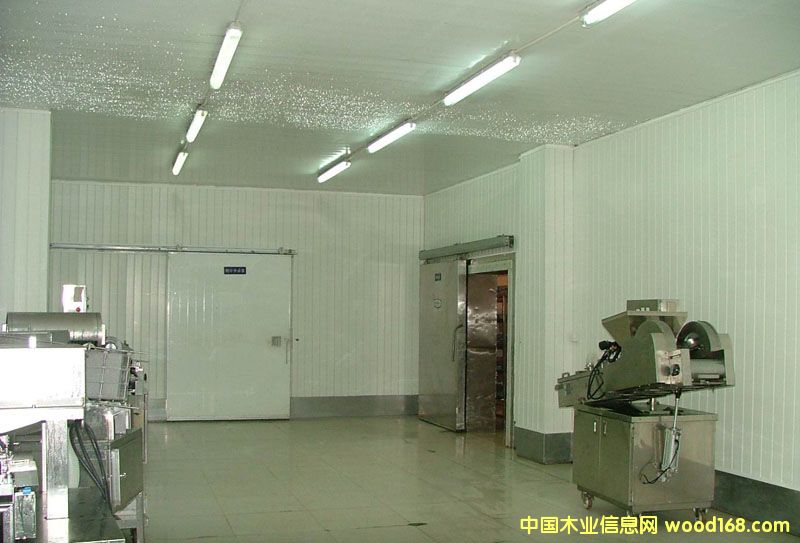 �c���鿴�ȉ��ڰ�Ŵ�DƬ