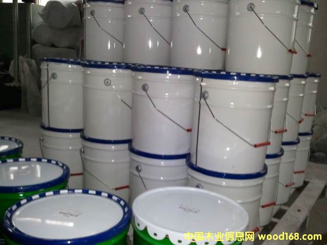 ˮ�԰�ɫ����(ľ����)