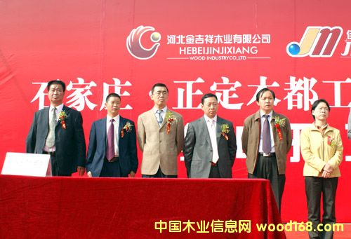 500x341<www.zd...>ʯ���f������ľ�����I�@