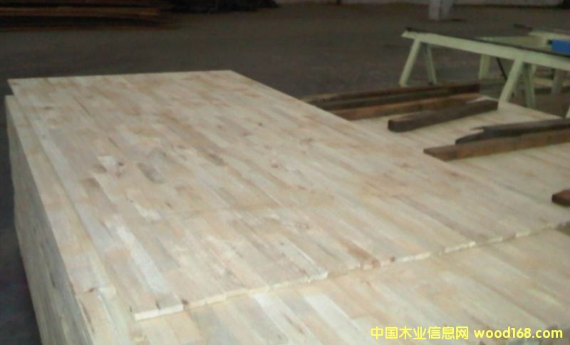 �R����о��