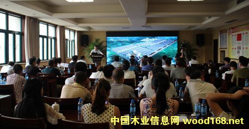 ��(li��n)�W(w��ng)+ľƤ  ����hľƤ�̕�һ�ö��Ε��T�����Ļ