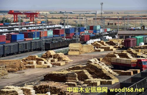 ����Ψһ�F·�ڰ����B����ľ���M(j��n)���ư��f�� 