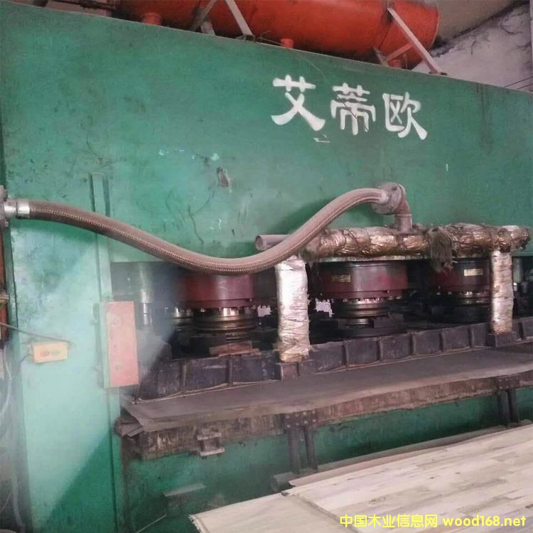 ���������谷�p�N��ቺ�C