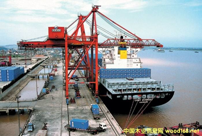 ���Ҹۿڰ���һ���ȼ��b��ľ���M������q63.%